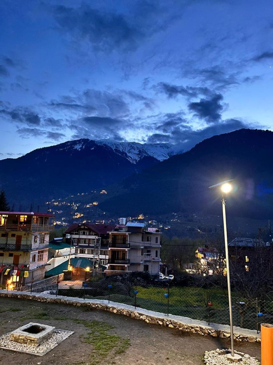 Hotel The Rohtang Chalet Manāli Zewnętrze zdjęcie